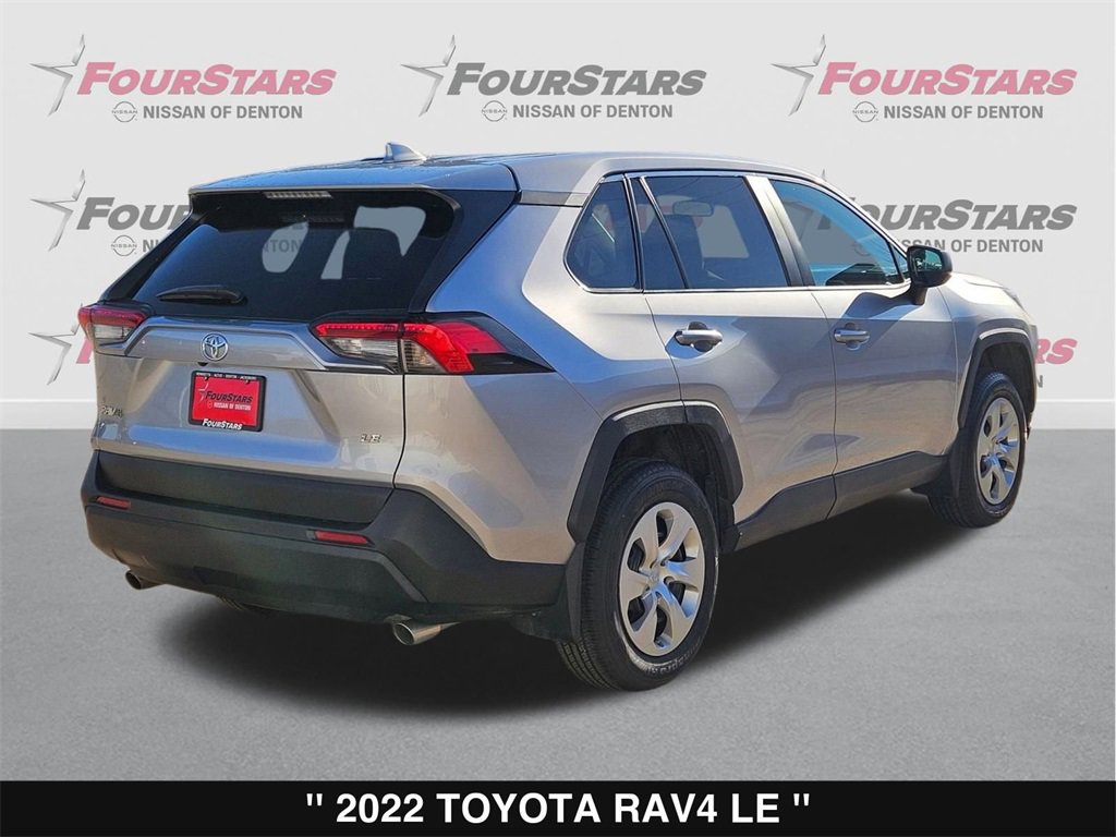 Used 2022 Toyota RAV4 LE image 4