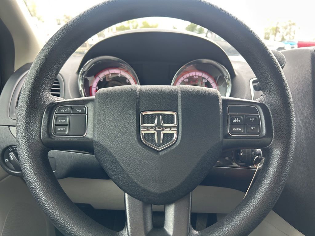 Used 2020 Dodge Grand Caravan SE w/ UConnect Hands-Free Group FWD image 8