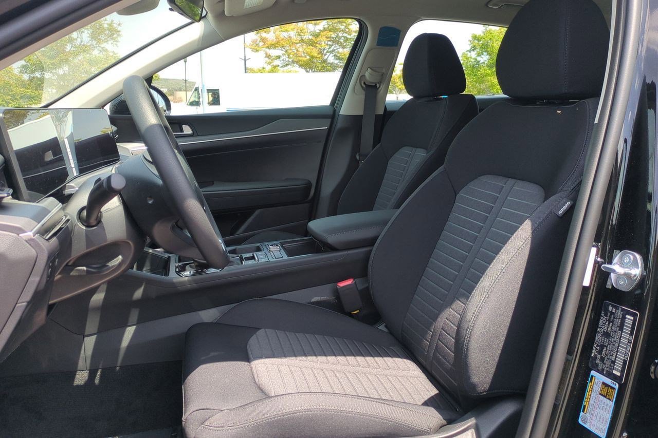 New 2025 Kia K5 LXS image 18