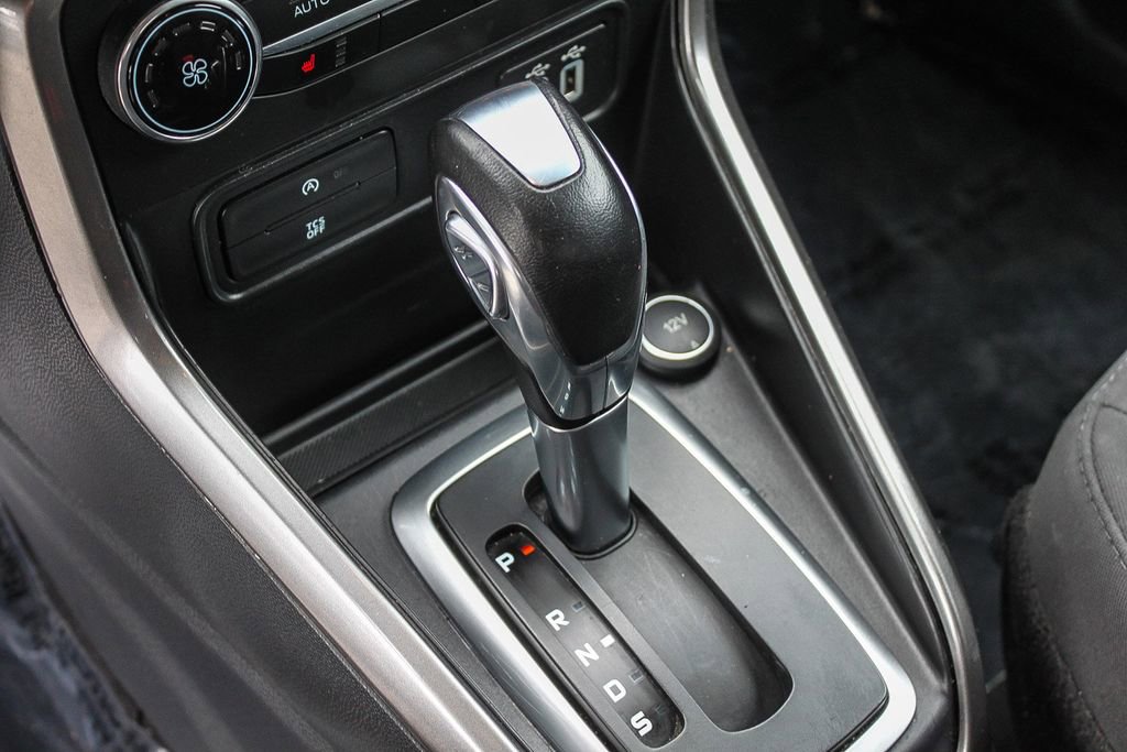 Used 2021 Ford EcoSport SE w/ SE Convenience Package image 24