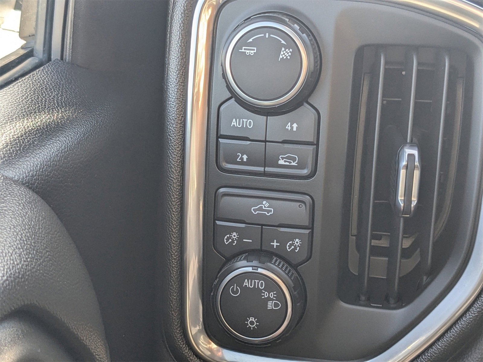 Used 2019 Chevrolet Silverado 1500 LT w/ All-Star Edition image 26