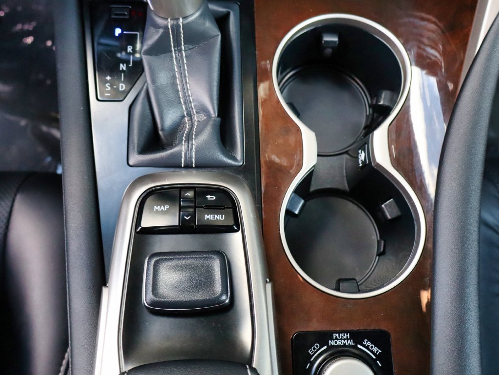 Used 2019 Lexus RX 450h AWD image 32