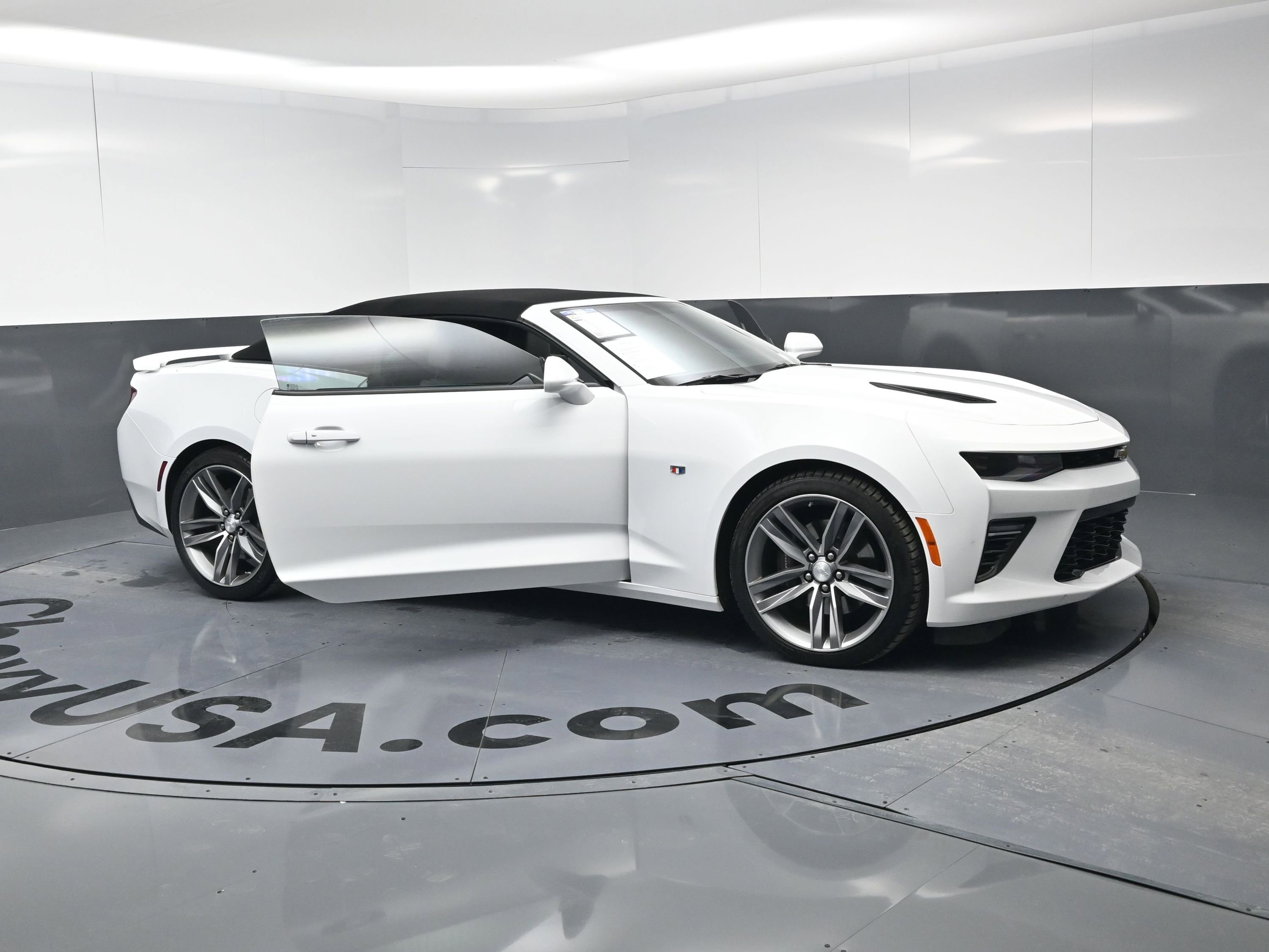Used 2016 Chevrolet Camaro SS image 24