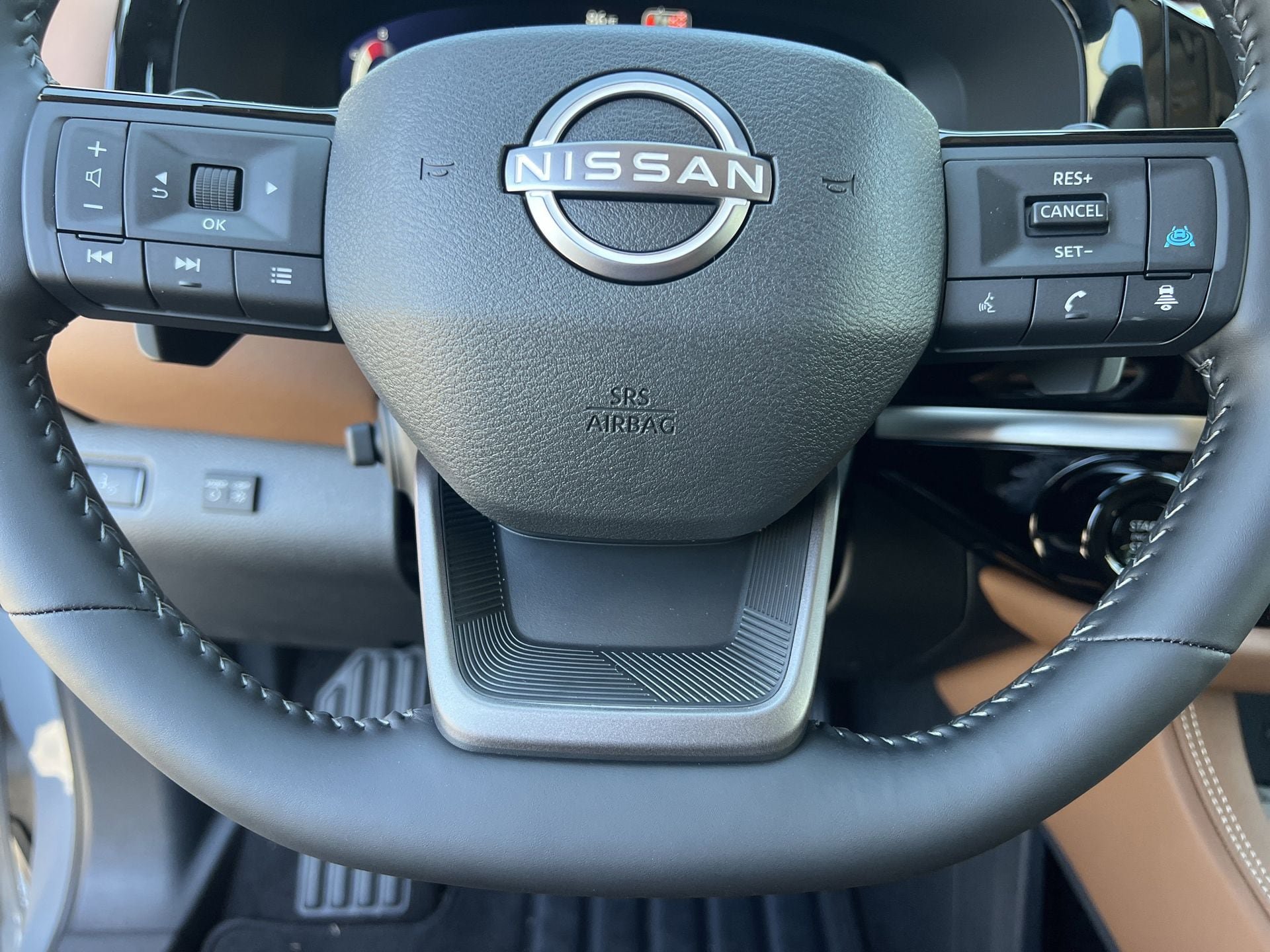 New 2026 Nissan Pathfinder Platinum w/ Accent Package FWD image 9