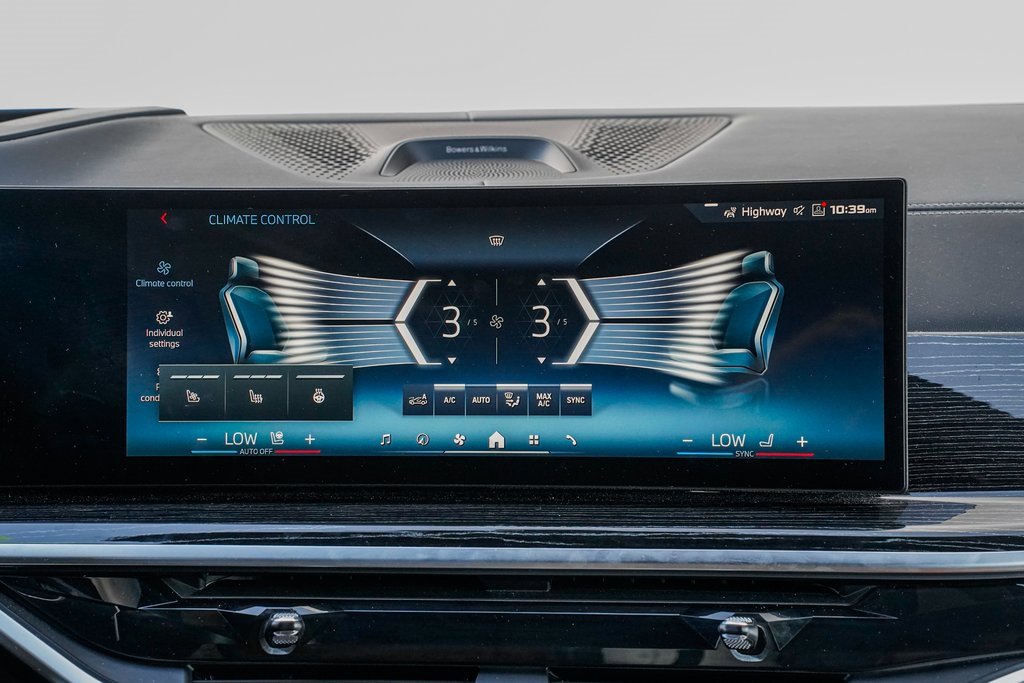 Used 2025 BMW X7 M60i image 14