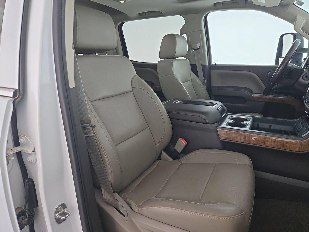 Used 2015 GMC Sierra 2500 SLT w/ Duramax Plus Package AWD/4WD image 18