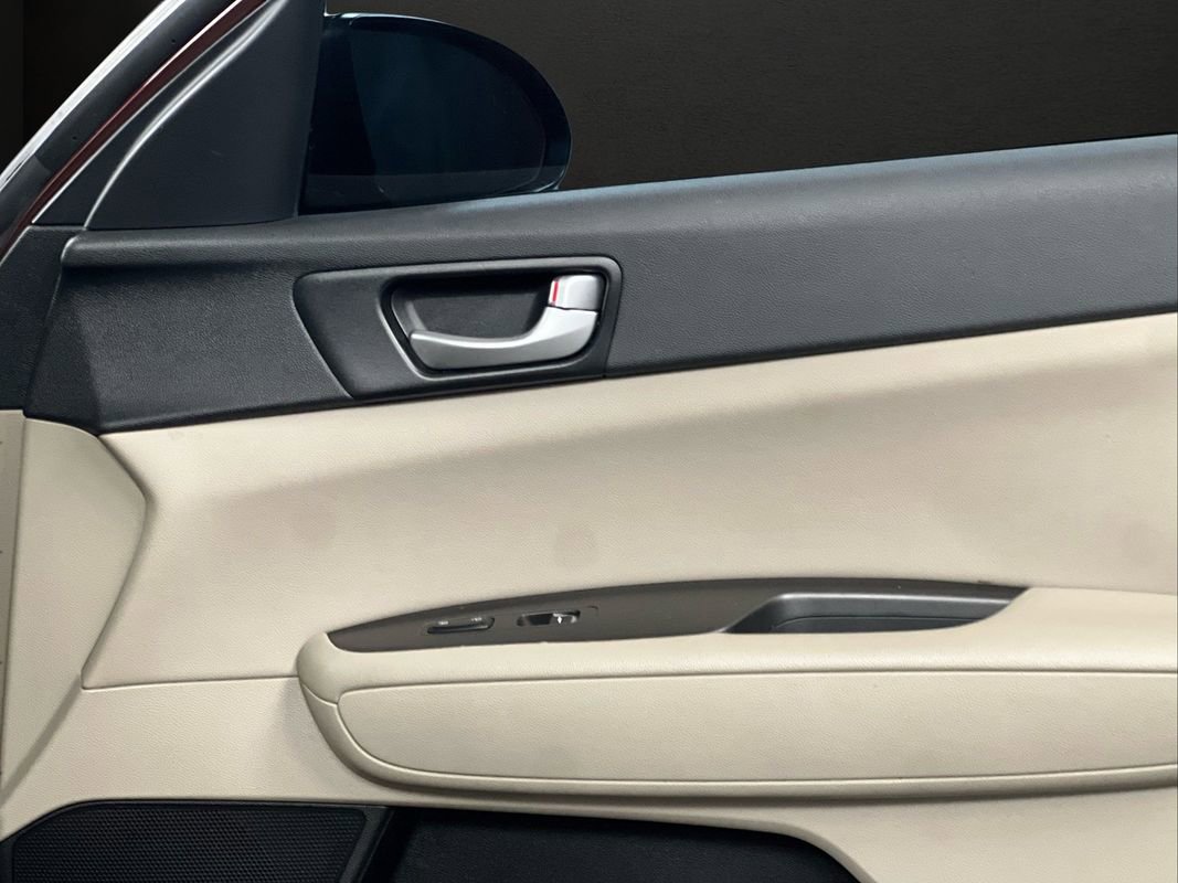 Used 2018 Kia Optima LX image 33