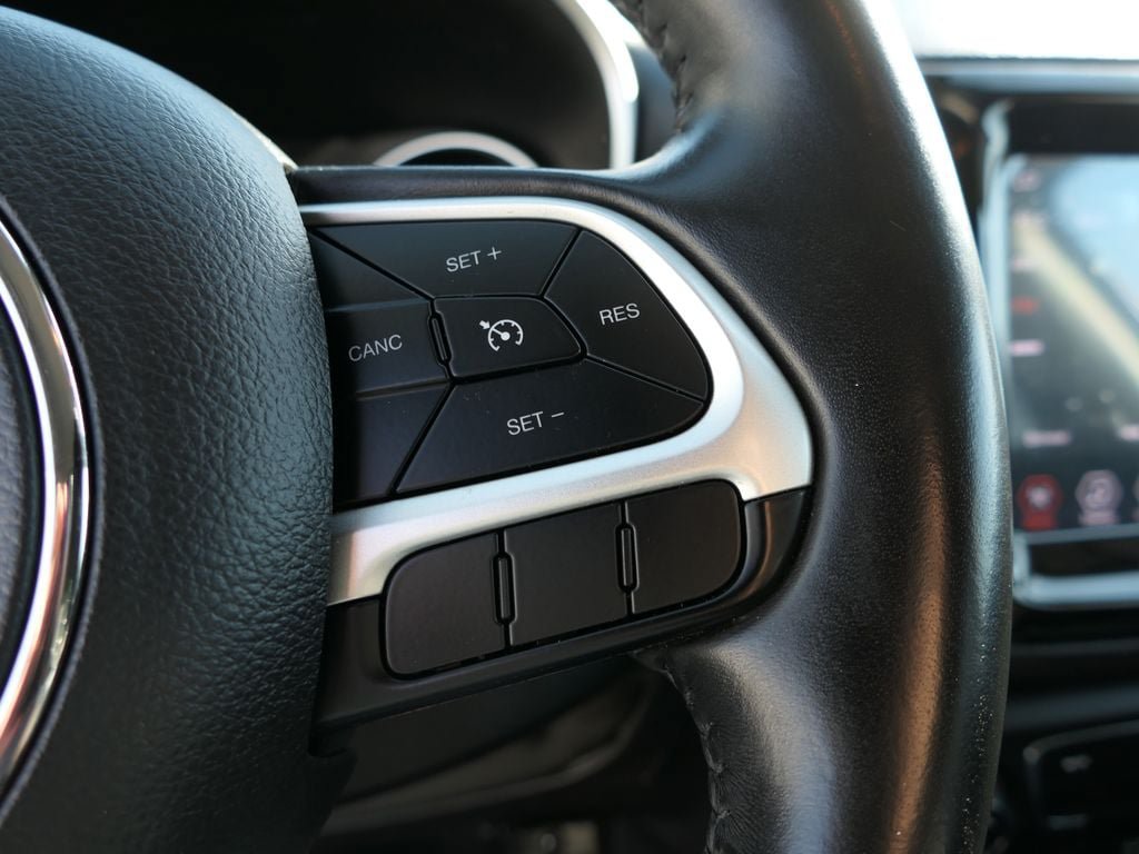 Used 2019 Jeep Compass Latitude FWD image 17