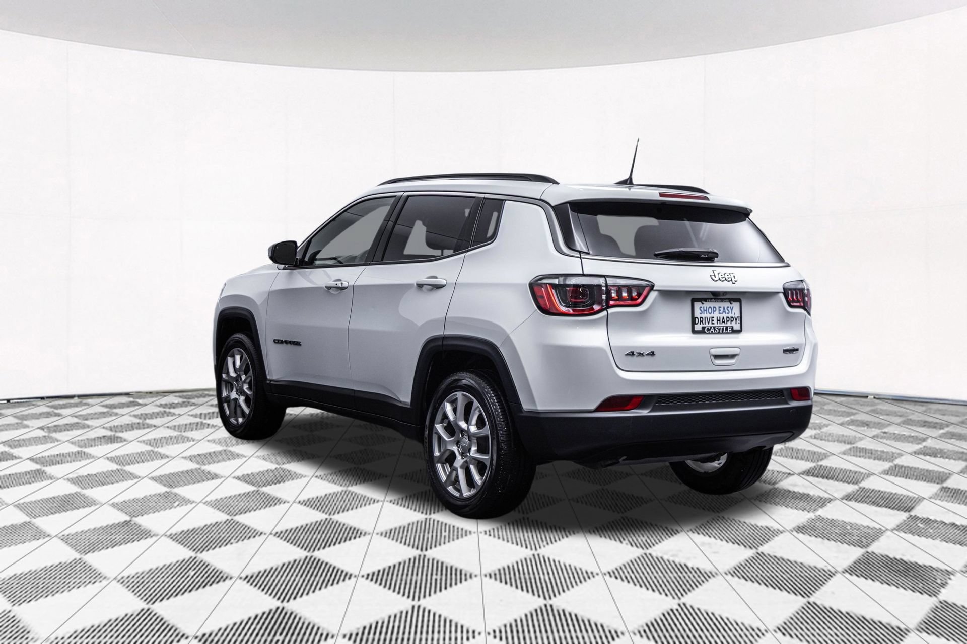 Used 2023 Jeep Compass Latitude AWD/4WD image 8