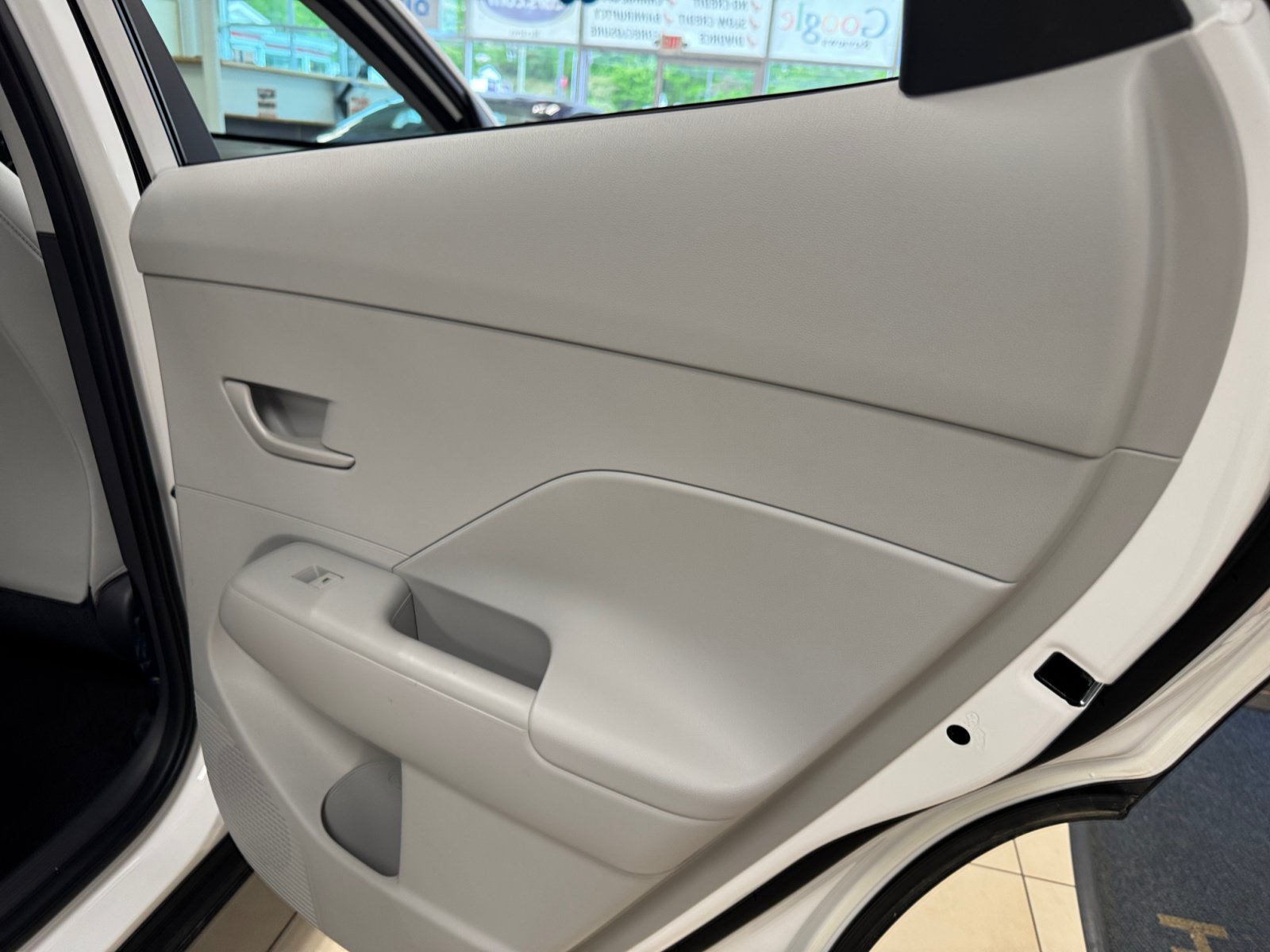 New 2025 Hyundai Kona SEL AWD/4WD image 17