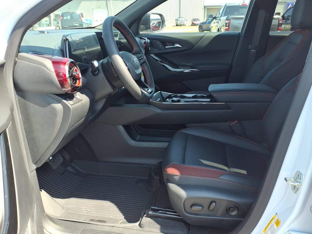 New 2027 Chevrolet Equinox RS w/ LPO, Floor Liner Package FWD image 7