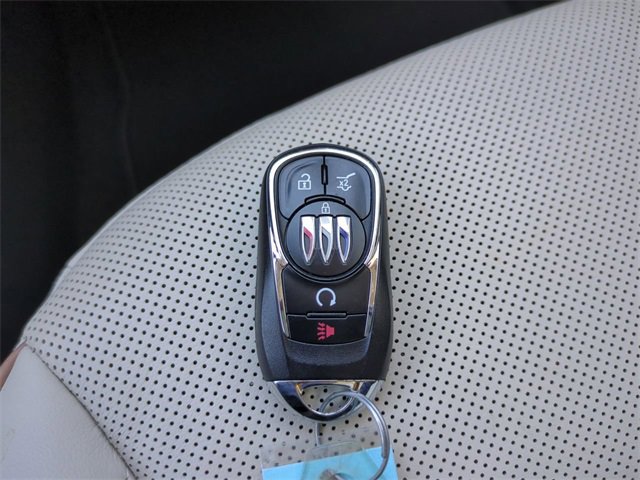 Used 2025 Buick Encore GX Avenir w/ Avenir Technology Package image 28
