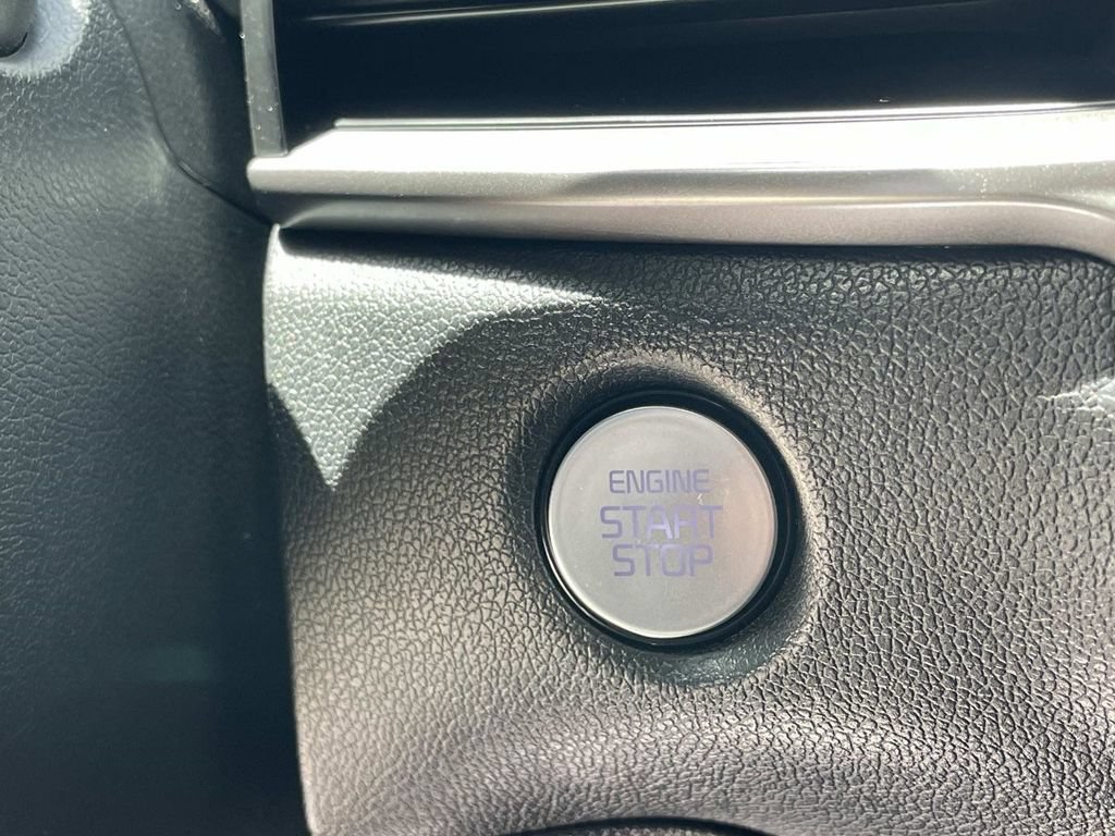 Used 2025 Kia Sorento S FWD image 19