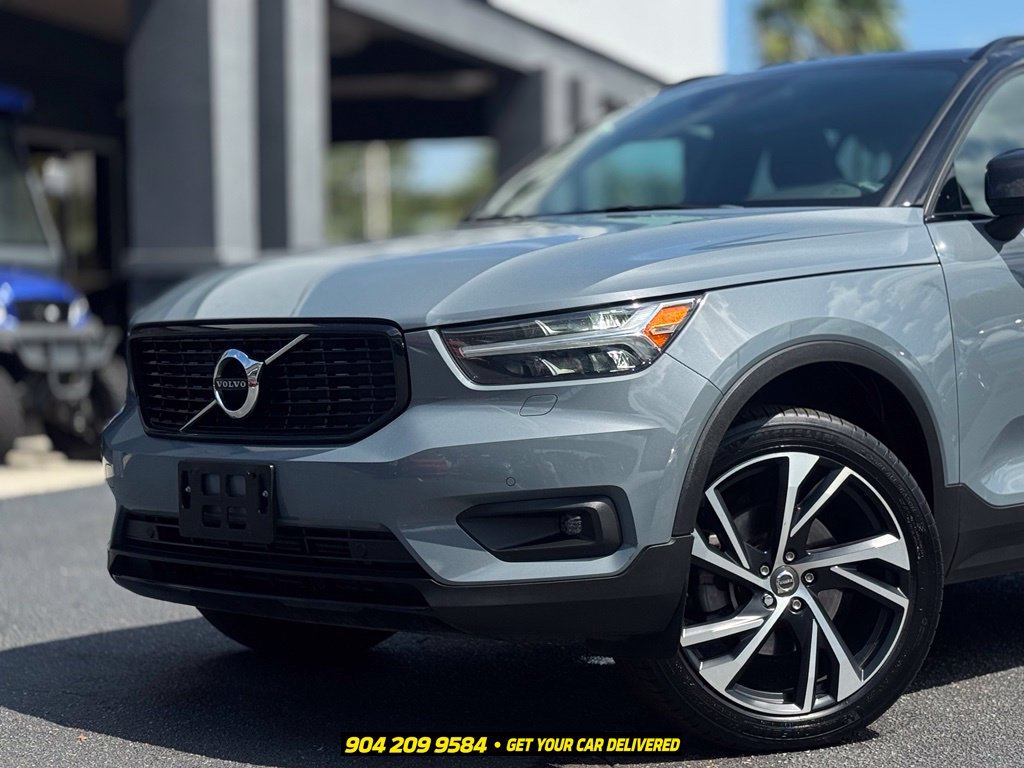 Used 2022 Volvo XC40 T5 R-Design w/ Climate Package AWD/4WD image 2