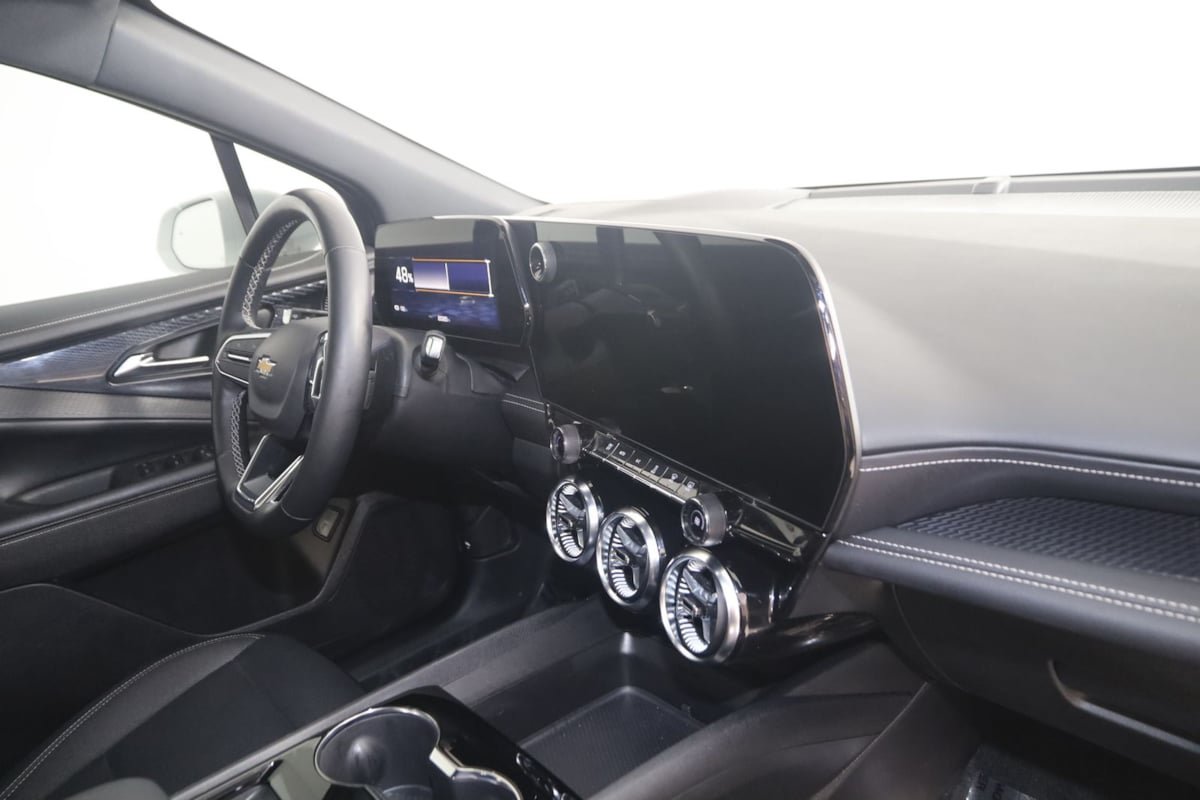 Used 2025 Chevrolet Blazer EV LT AWD/4WD image 38