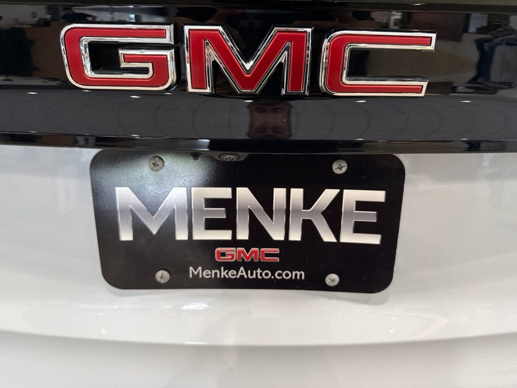 New 2026 GMC Acadia Elevation w/ Elevation Premium Package AWD/4WD image 9