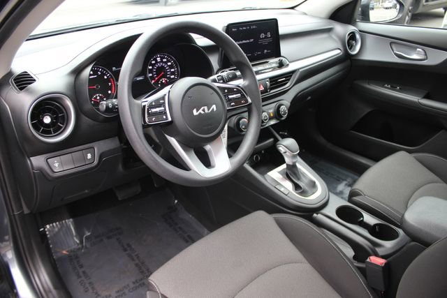 Used 2023 Kia Forte LXS image 3