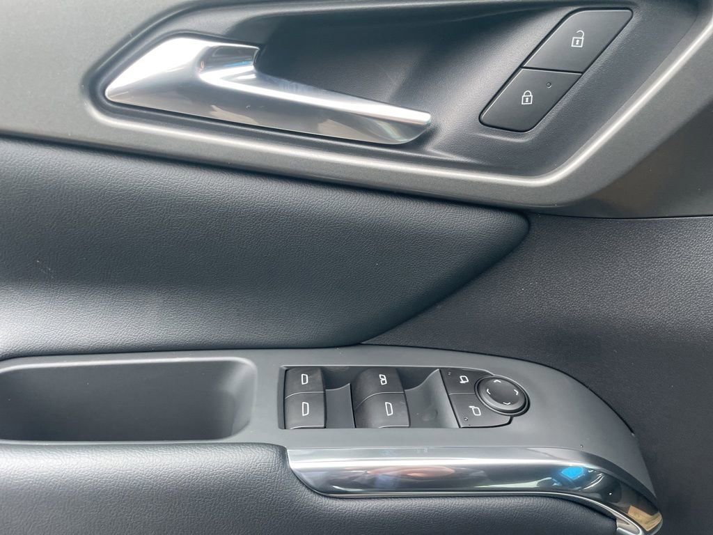 New 2026 Chevrolet Traverse LT image 11