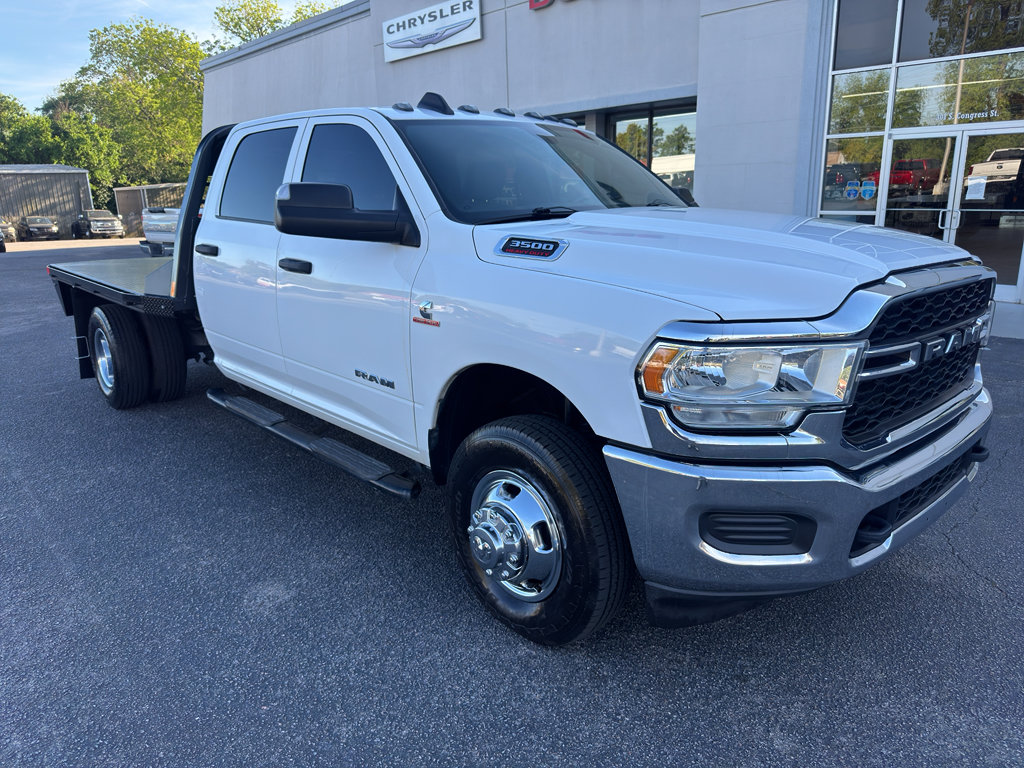 Used 2022 RAM 3500 Tradesman w/ Chrome Appearance Group AWD/4WD image 3