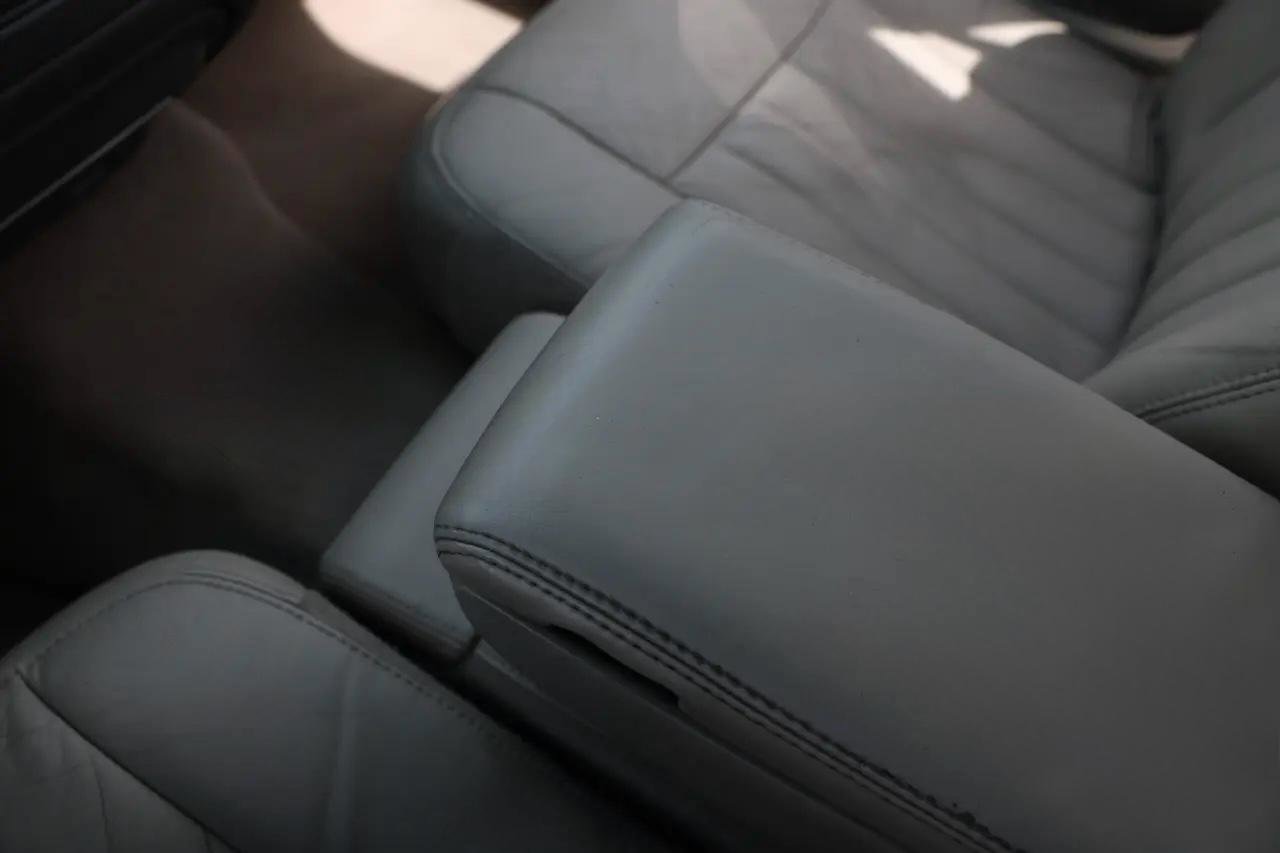 Used 2006 Lincoln Town Car Signature image 34