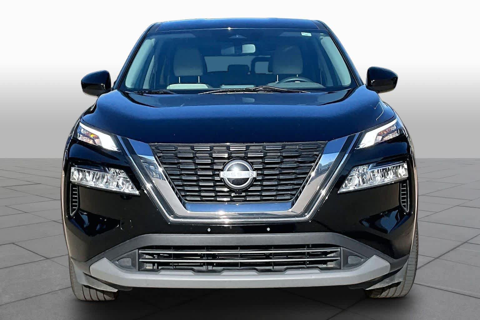 Used 2023 Nissan Rogue SV FWD image 4