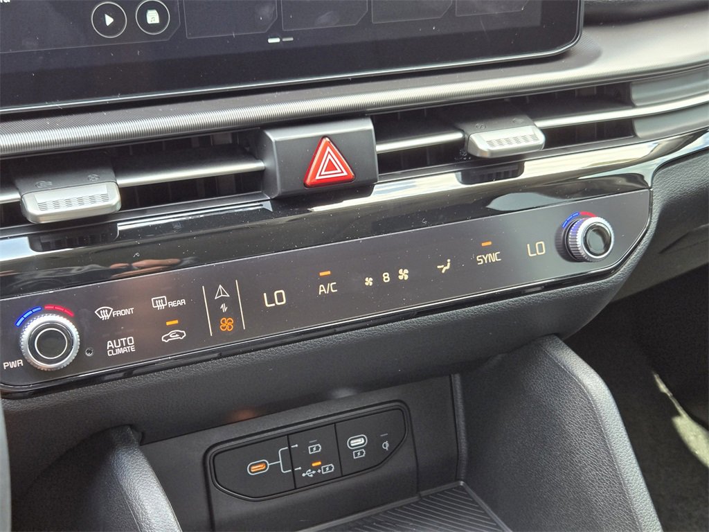 New 2026 Kia Sportage EX w/ EX Panorama Roof Package image 14