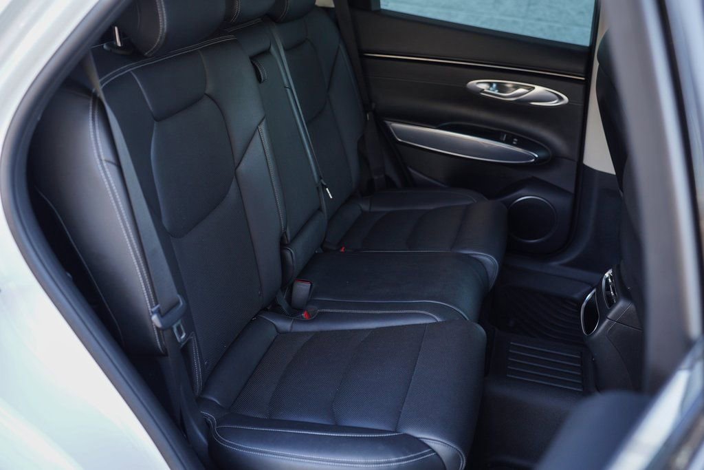 Used 2023 Genesis GV70 2.5T Select image 26