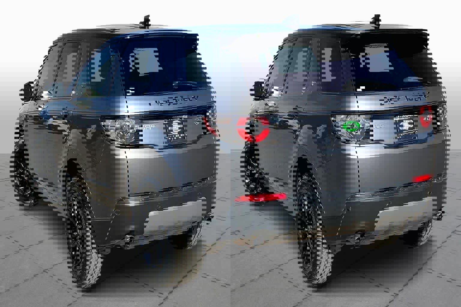 Certified 2019 Land Rover Discovery Sport SE image 10