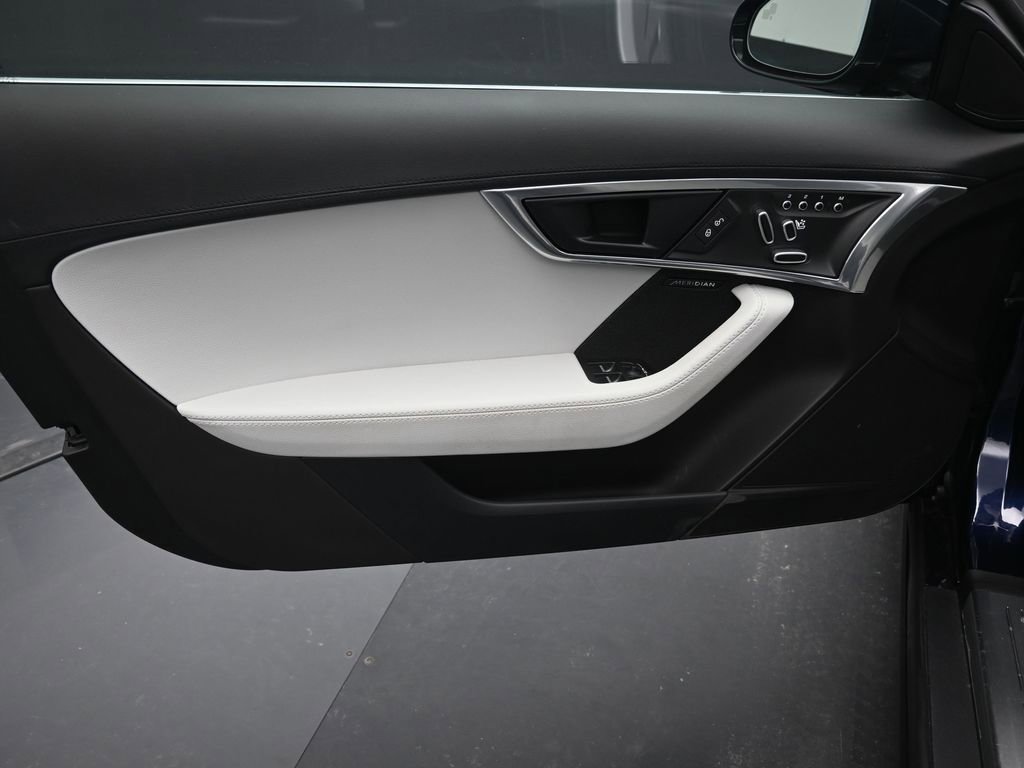 Used 2019 Jaguar F-TYPE Coupe image 18