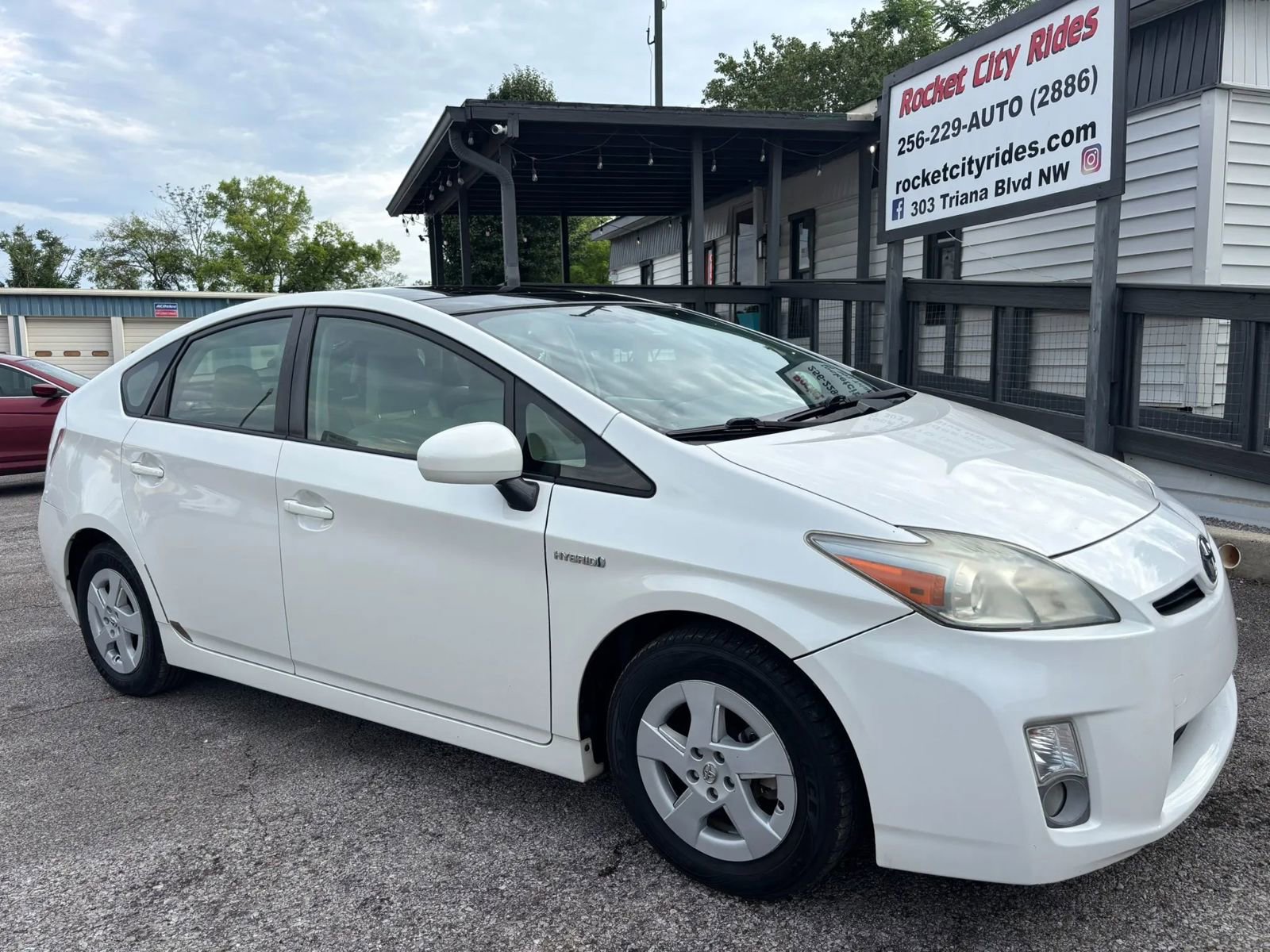 Used 2011 Toyota Prius Three w/ Solar Roof Pkg FWD image 1