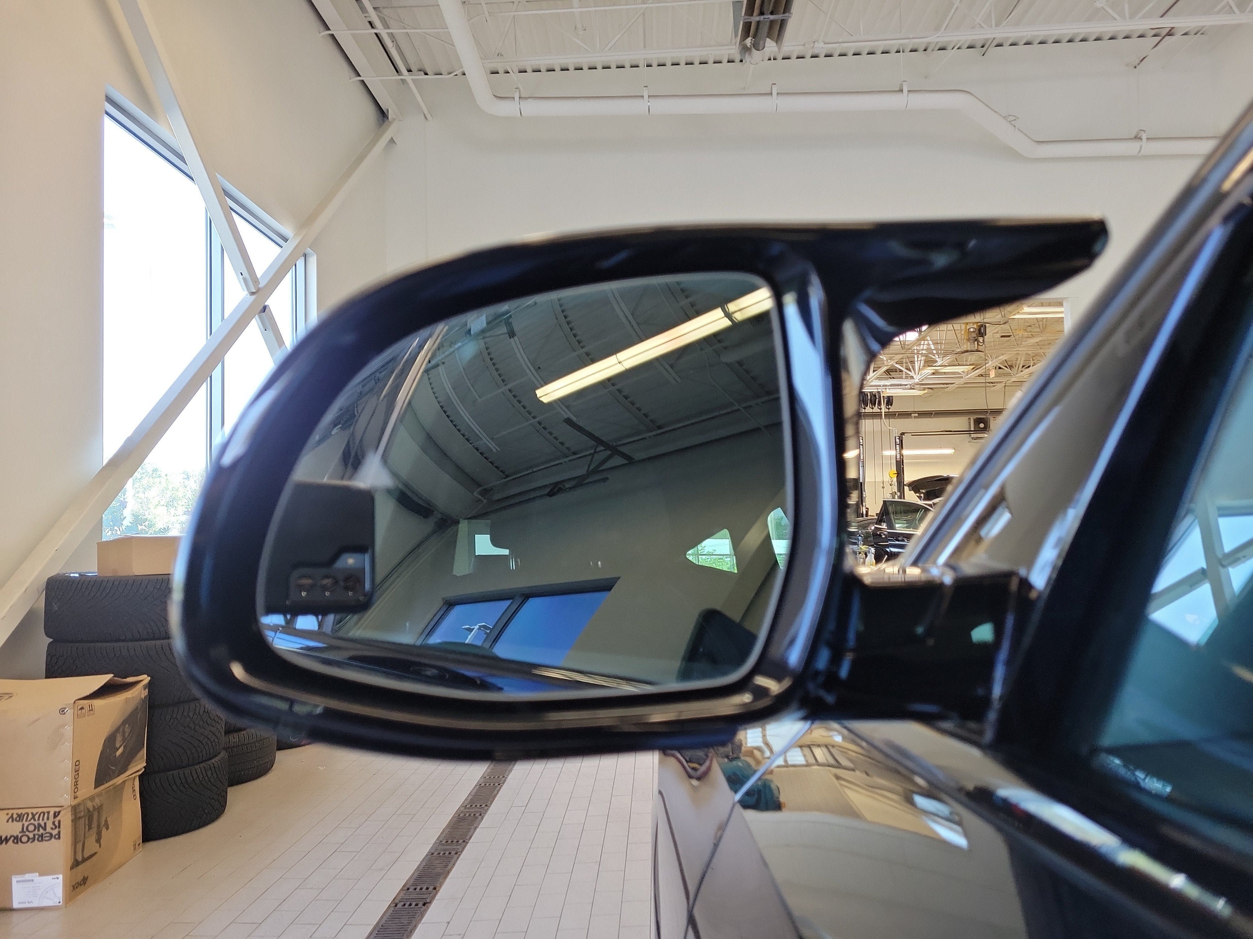 New 2027 BMW X6 M60i AWD/4WD image 13