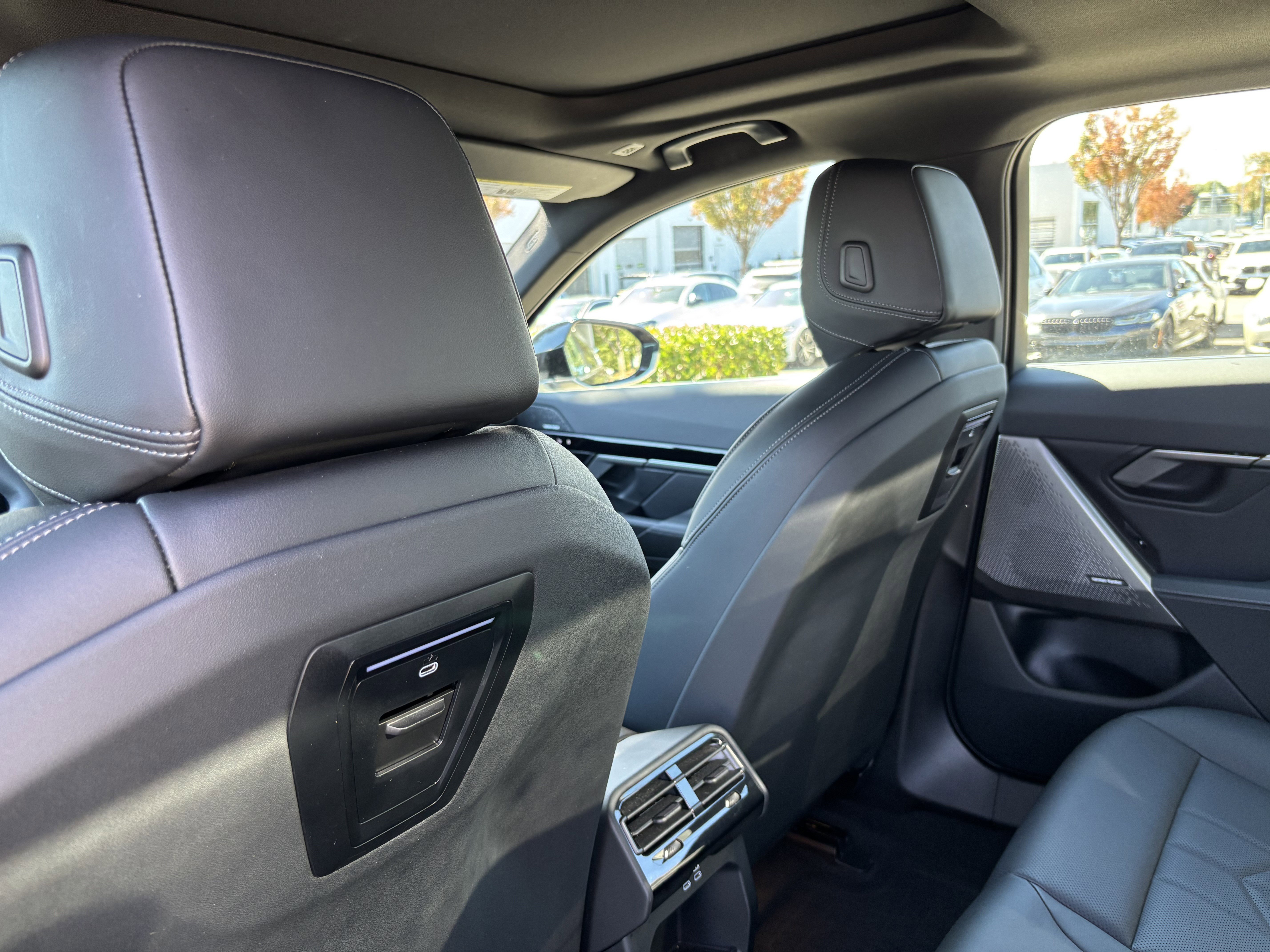 Used 2025 BMW 530i xDrive w/ Premium Package AWD/4WD image 33