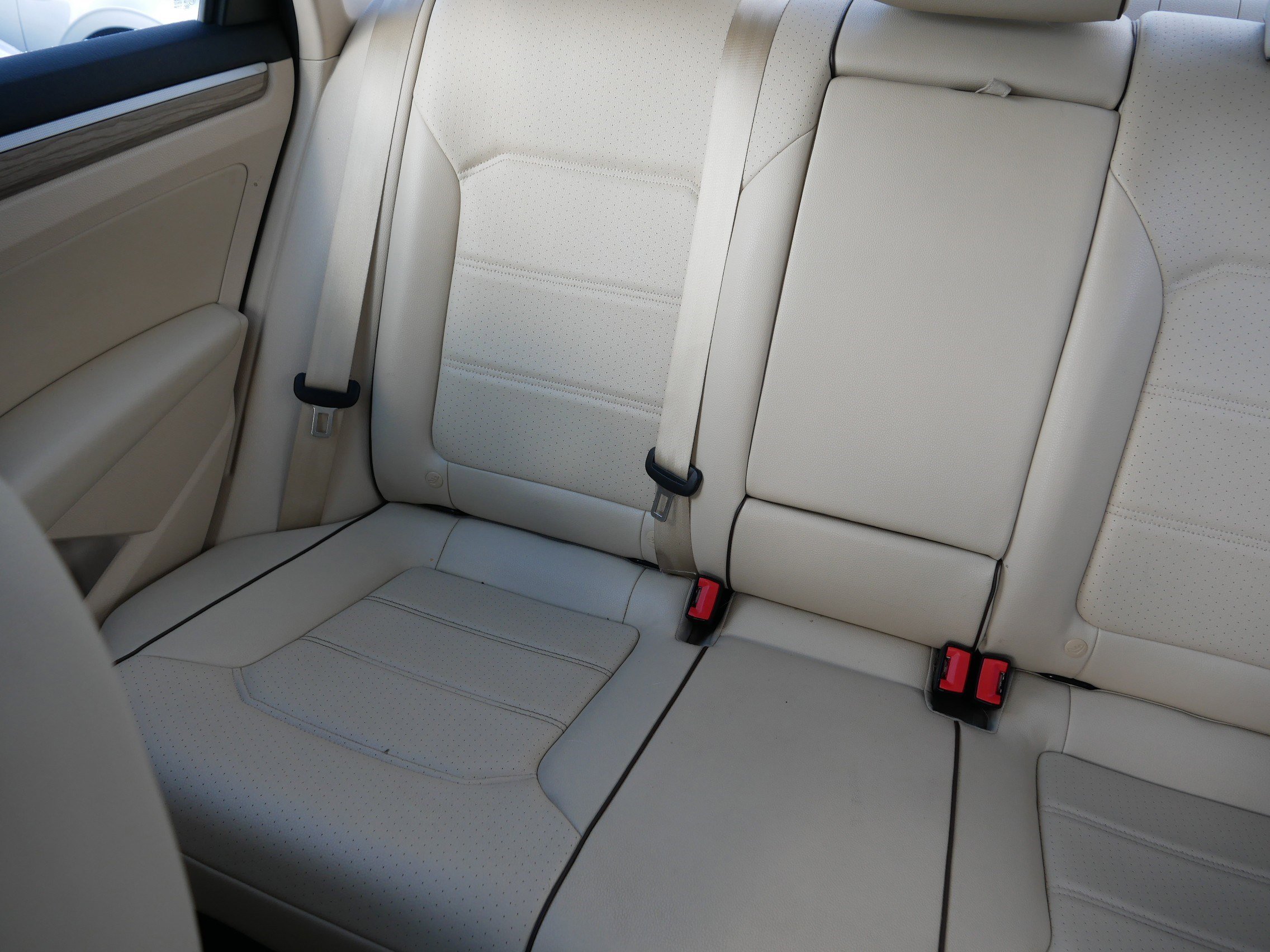 Used 2018 Volkswagen Passat 2.0T SE image 12