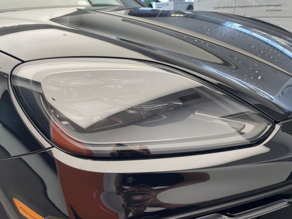 New 2025 Porsche Cayenne Coupe AWD/4WD image 8