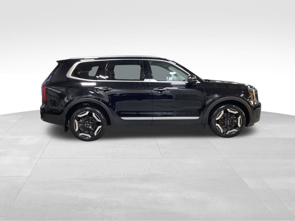 Certified 2023 Kia Telluride S w/ S Sunroof Package image 6