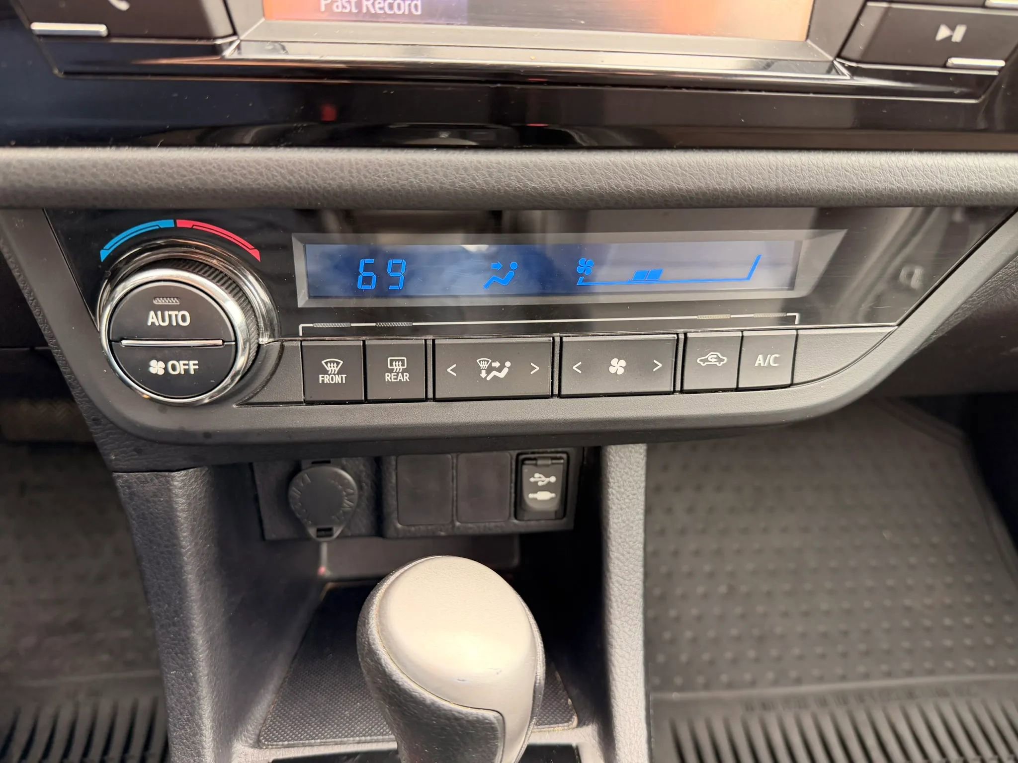 Used 2014 Toyota Corolla S image 44