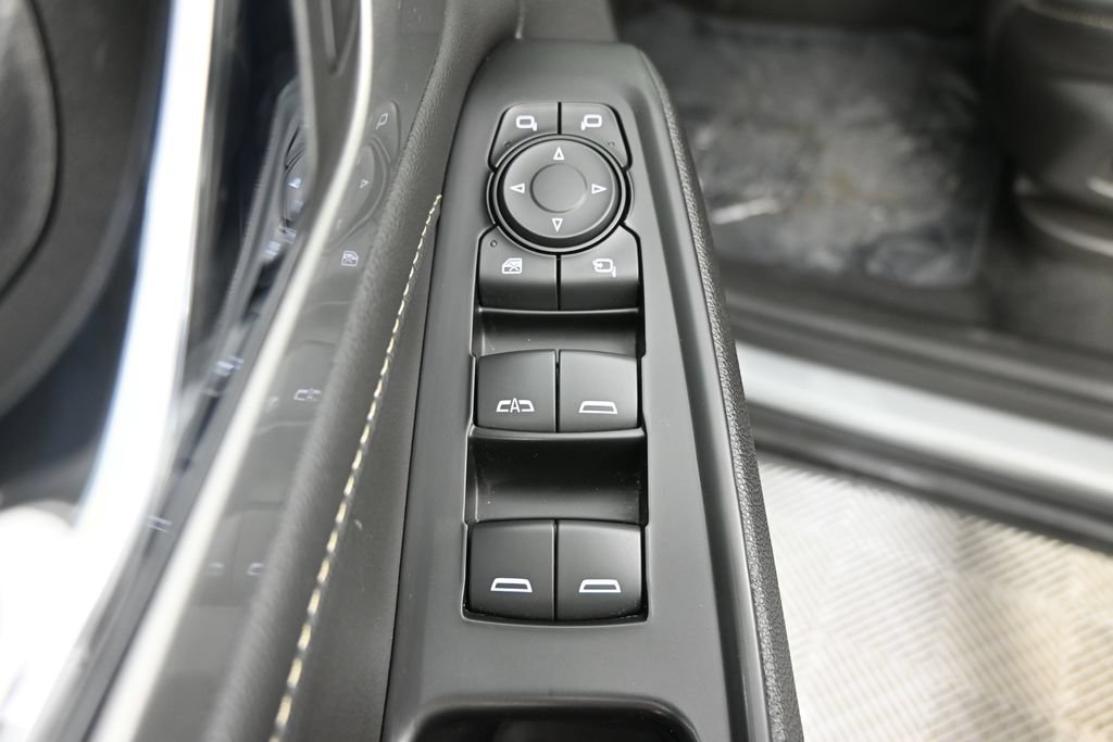 Used 2023 Chevrolet Traverse LT w/ LT Premium Package AWD/4WD image 19