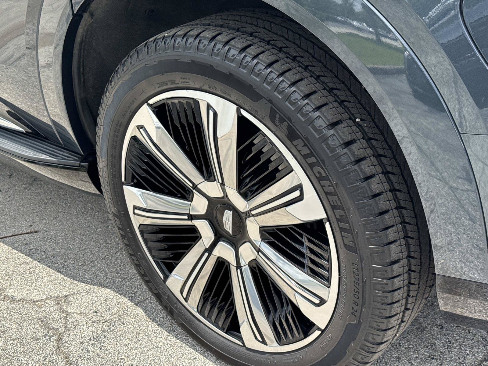 Certified 2026 Cadillac Escalade IQ Luxury 2 AWD/4WD image 12