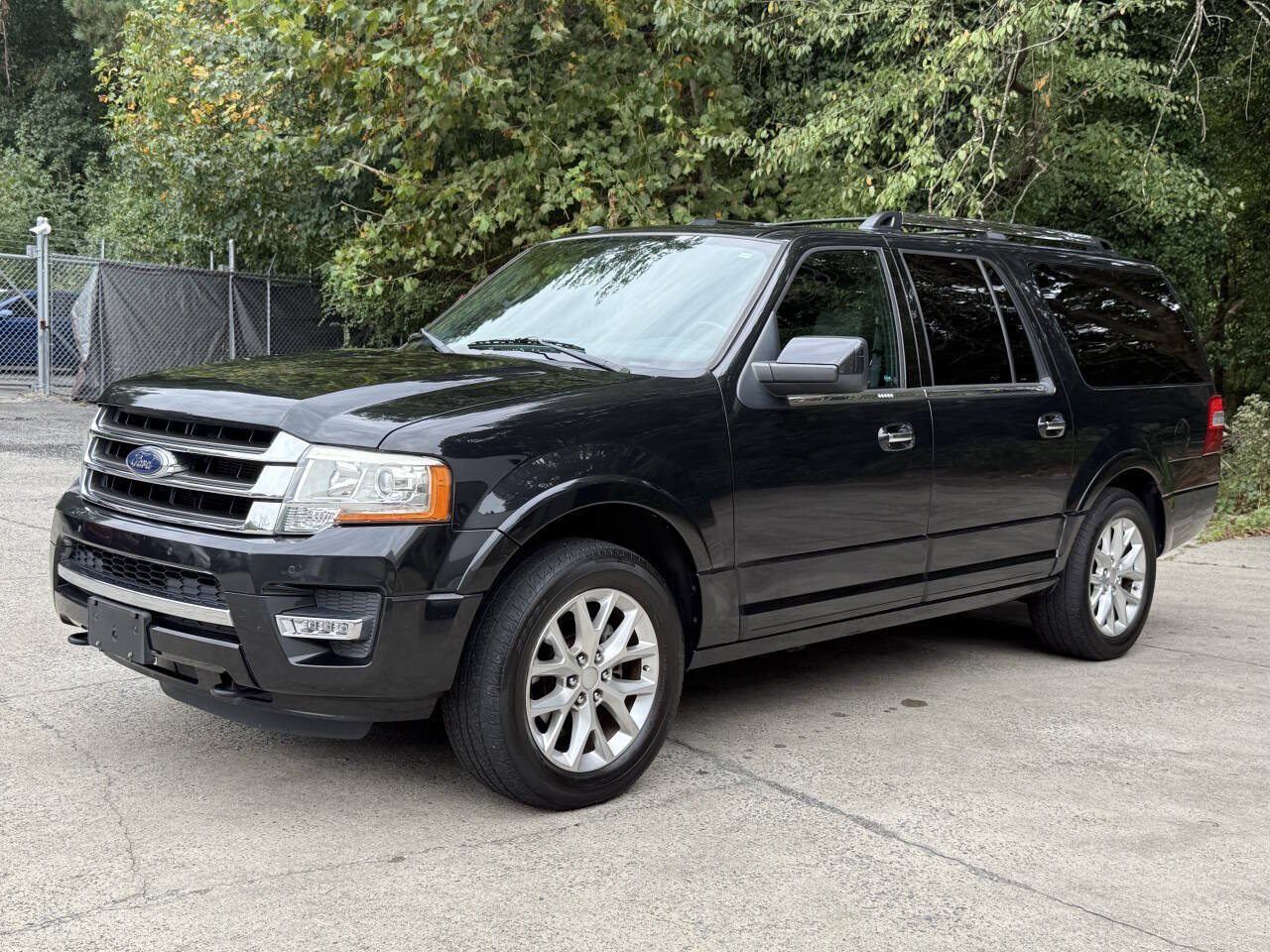 Used 2015 Ford Expedition EL Limited w/ Equipment Group 301A AWD/4WD image 3