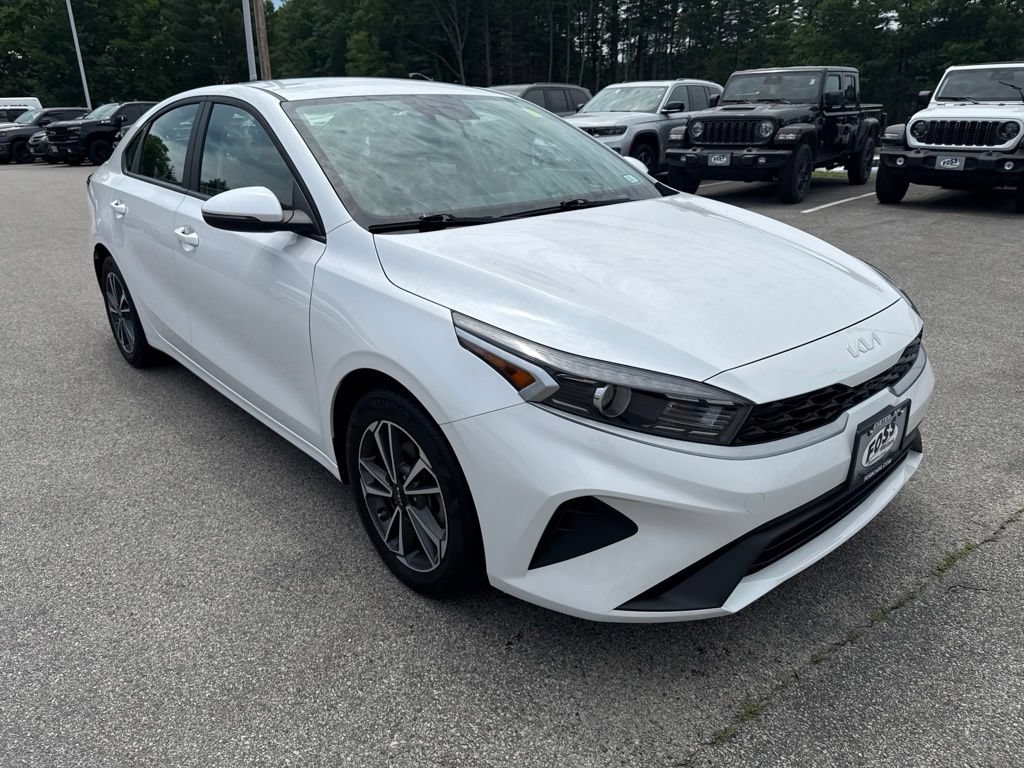 Used 2023 Kia Forte LXS w/ LXS Technology Package FWD image 7