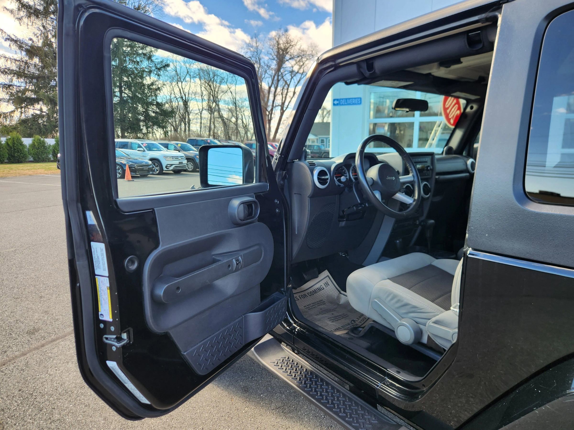 Used 2010 Jeep Wrangler Sahara w/ Dual Top Group image 18