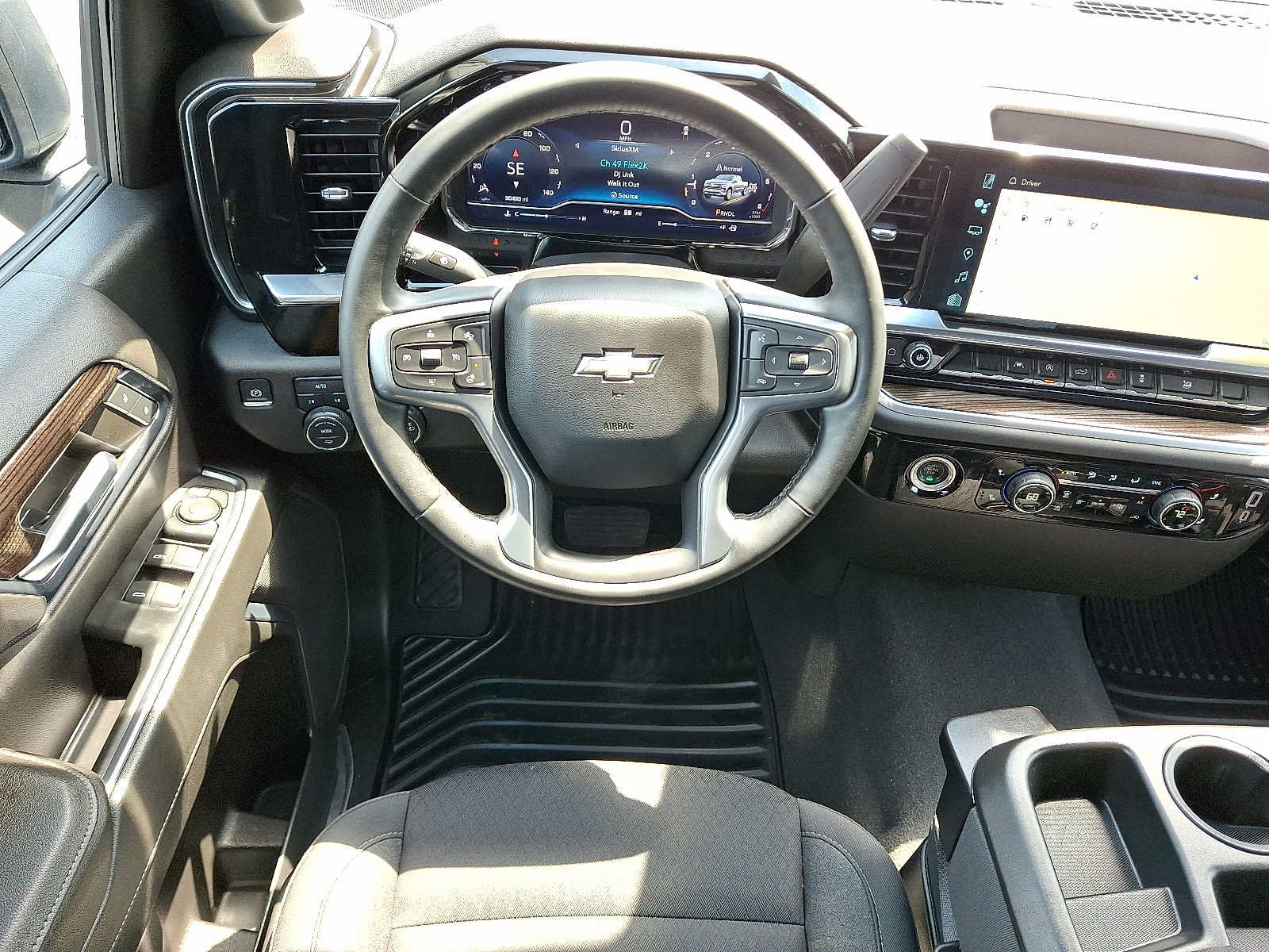 Used 2024 Chevrolet Silverado 1500 LT AWD/4WD image 11