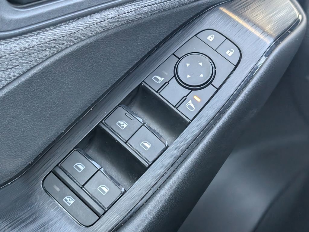 Used 2023 Nissan Rogue S image 13