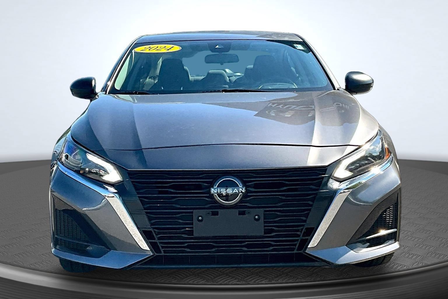 Used 2024 Nissan Altima 2.5 S FWD image 2