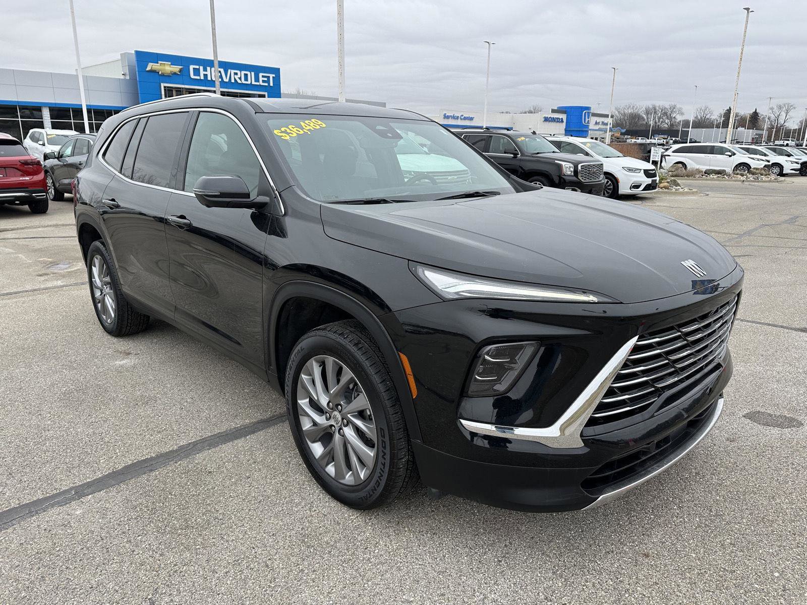 Used 2025 Buick Enclave Preferred image 11