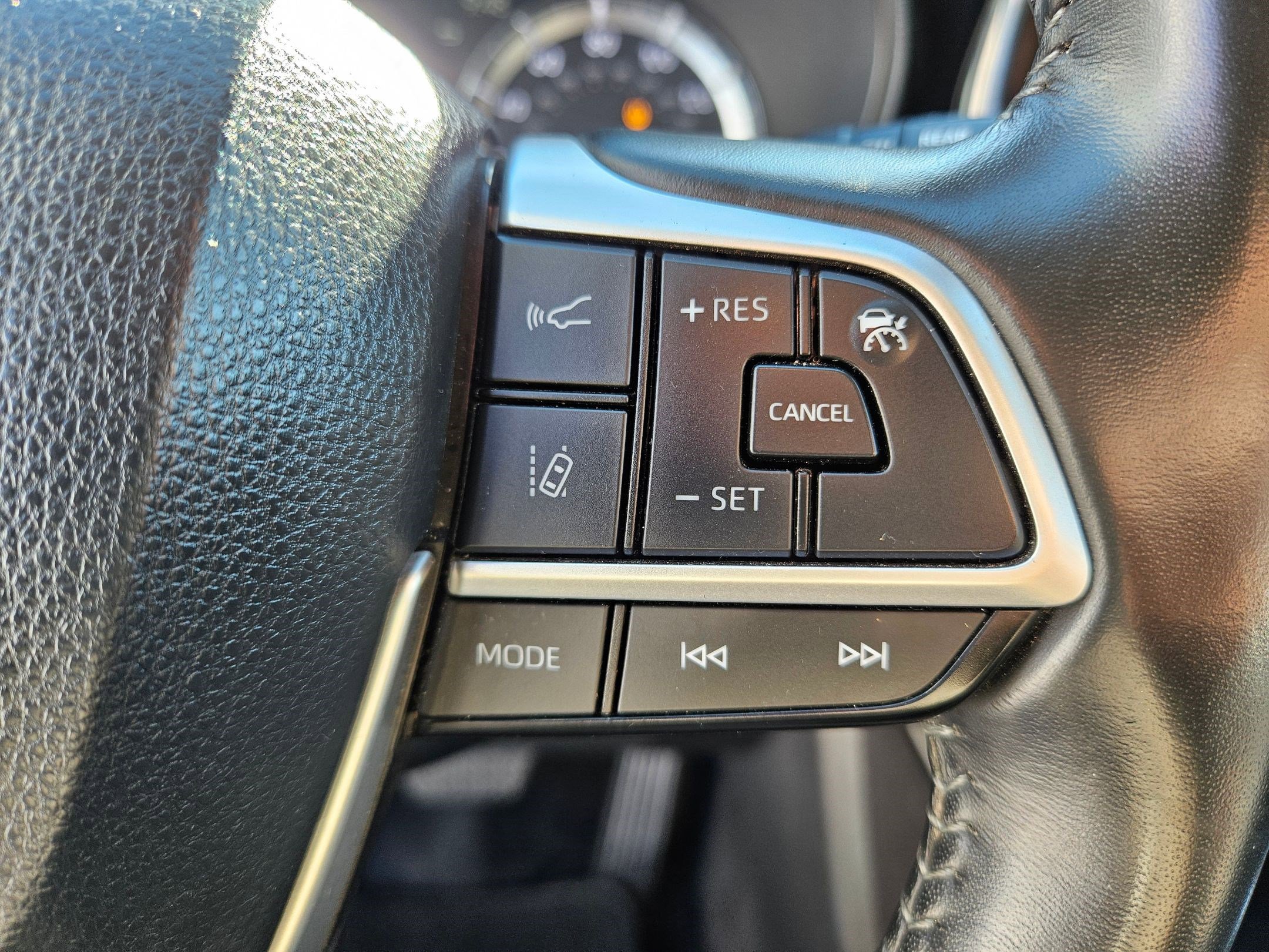 Used 2024 Toyota Highlander LE image 21