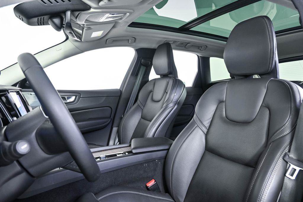 Certified 2023 Volvo XC60 B5 Ultimate w/ Climate Package FWD image 7