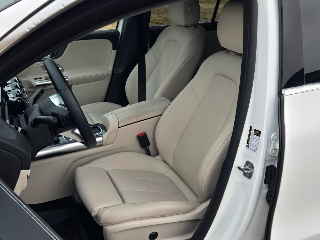 Used 2025 Mercedes-Benz GLA 250 4MATIC image 5