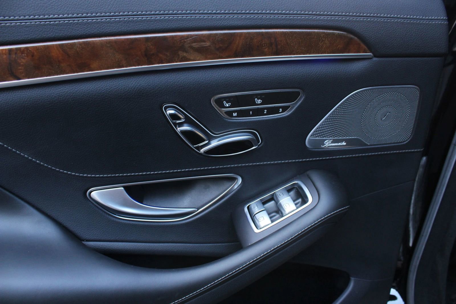 Used 2015 Mercedes-Benz S 550 4MATIC Sedan image 23