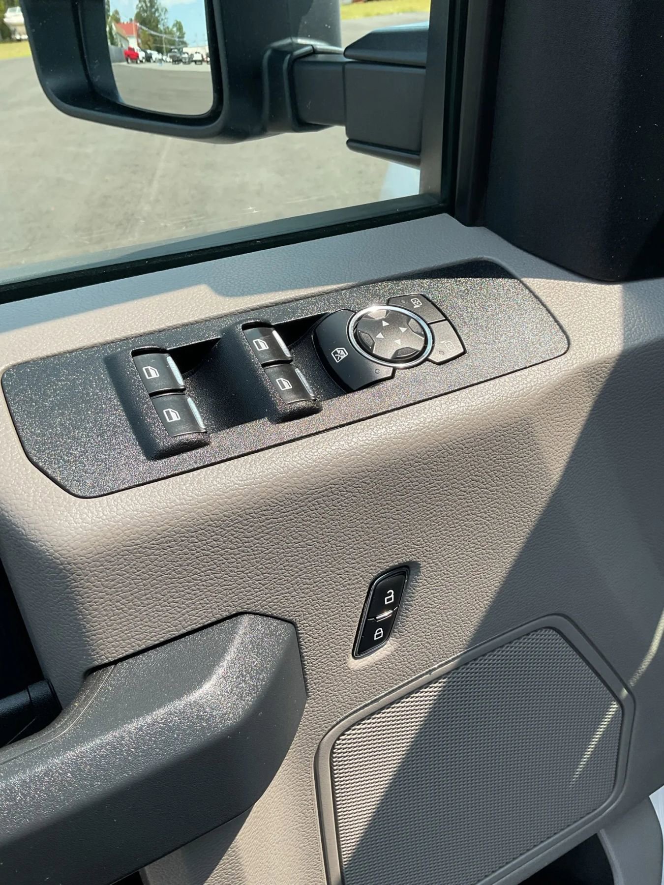 Used 2022 Ford F250 XL w/ Power Equipment Group image 23